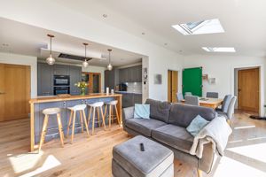 Extended Family & Dining Room - click for photo gallery